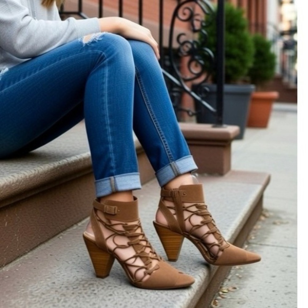 Vince Camuto Tan Women's Cone Heels Strappy Peep Toe Sandals Size 10 M